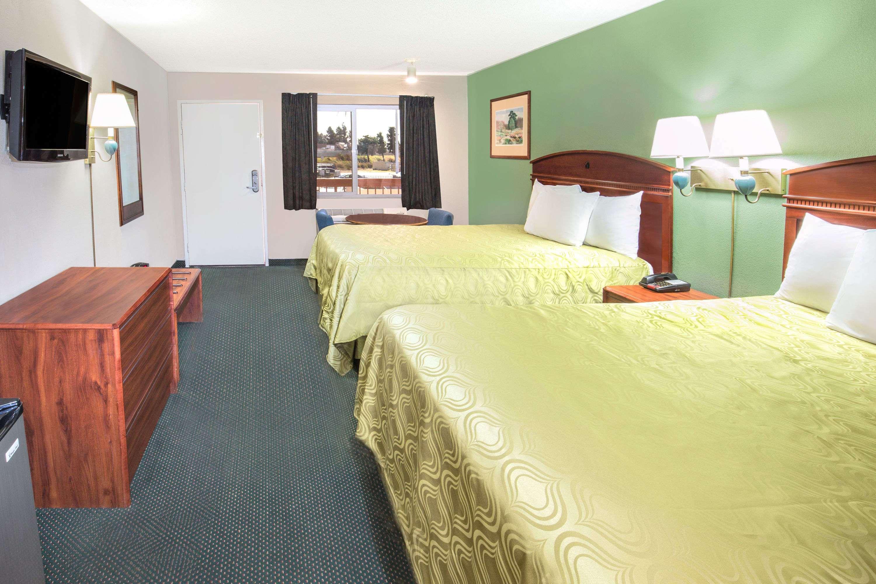 Days By Wyndham Airport
