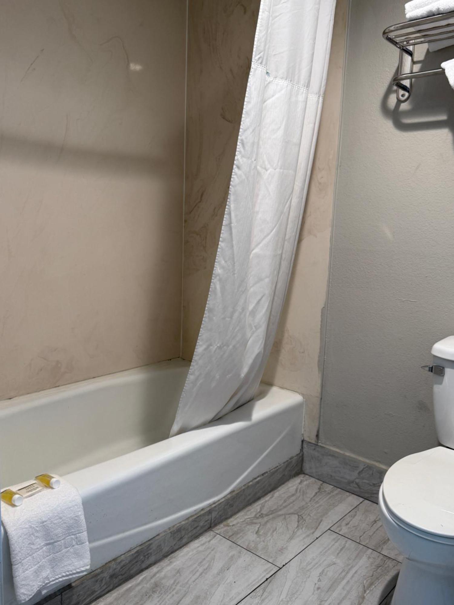 Motel Days By Wyndham Airport 3*