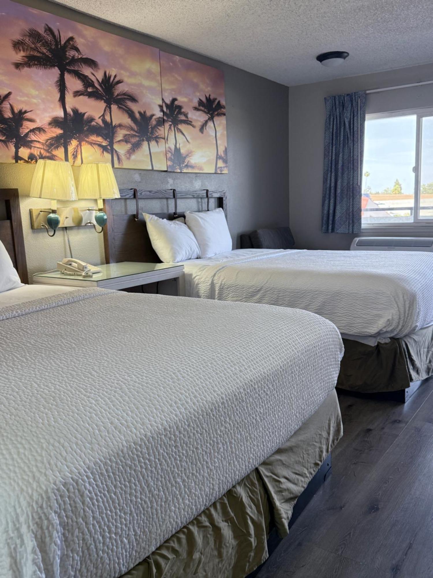 Days By Wyndham Airport 3* Ontario