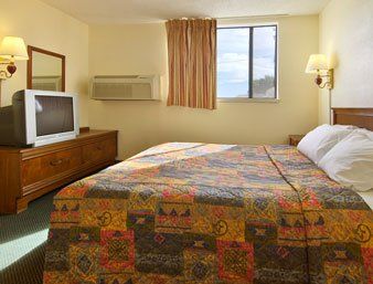 Days By Wyndham Airport 3*