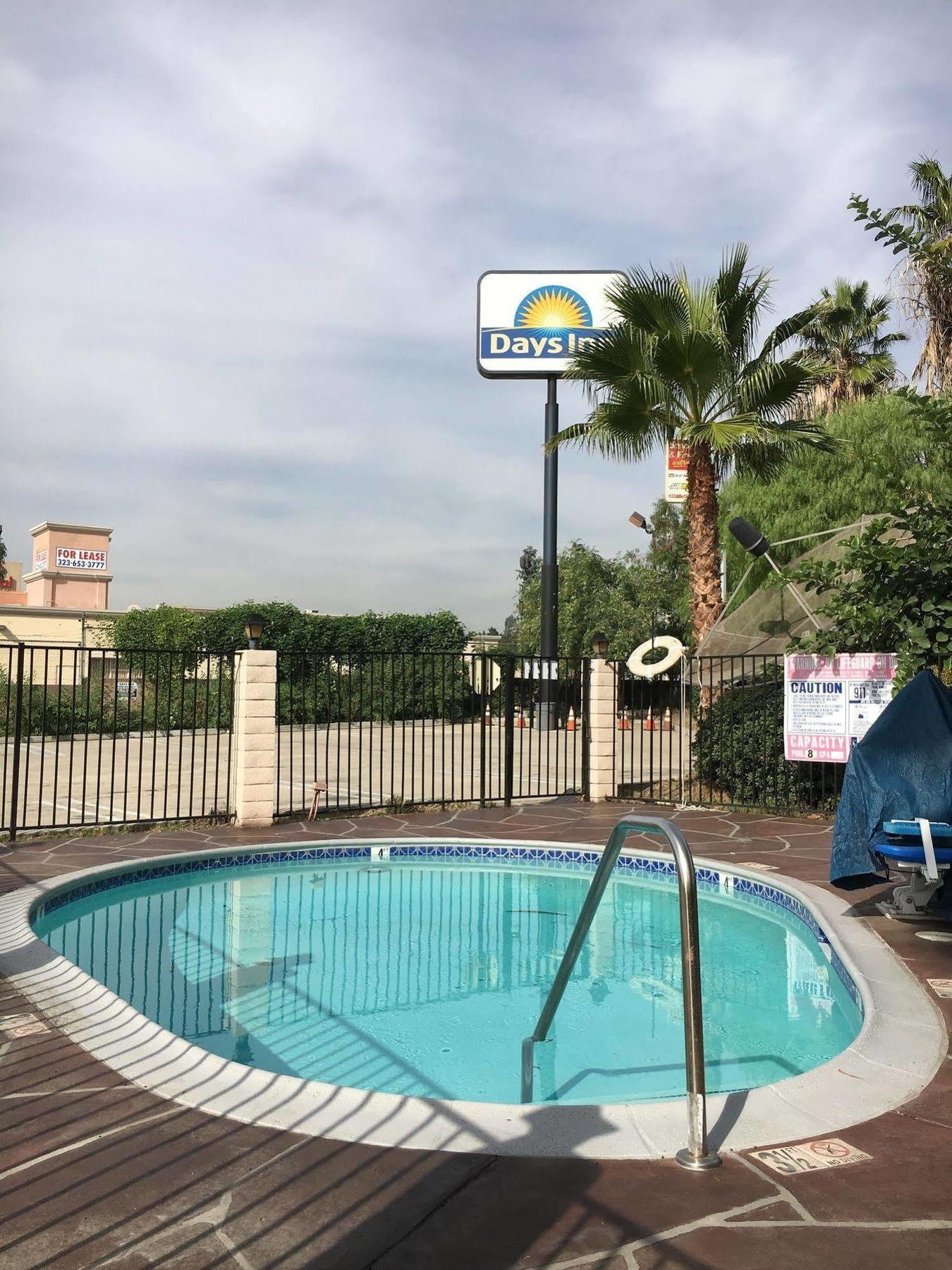 Days By Wyndham Airport