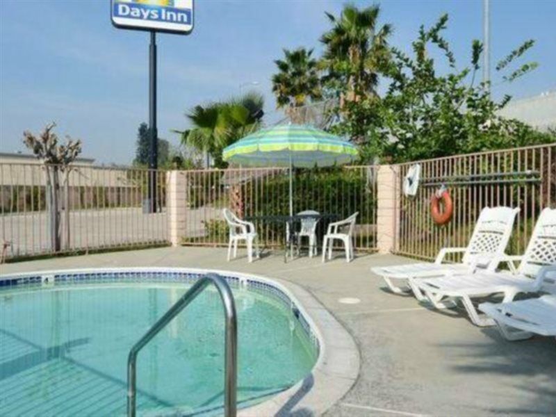 Days By Wyndham Airport 3* Ontario